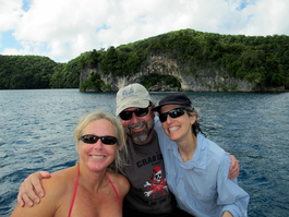 Ron with his dive bunnies Wendy and Lori (Photo by John Schwind)