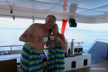Murray and Jen enjoy the tasty ginger tea after a dive
