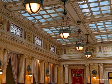 I enjoy the architecture of Union Station while waiting for Lori's train to arrive from Philly