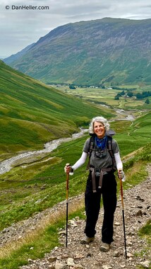 Lori pauses, but near the bottom (photo by Dan Heller)