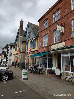 Lori, Dan, Robert, and I take lunch at the Mulberry Bush Cafe in Kirkby Stephen