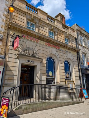 The Morrow Lounge, where we had lunch, used to be a bank