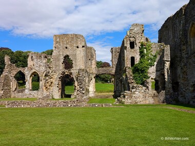 The sacristy and chapter house behind the open space of the cloister