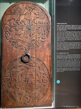 The Val&thorn;j&oacute;fssta&eth;ur door (https://en.wikipedia.org/wiki/Val%C3%BEj%C3%B3fssta%C3%B0ur_door) from 1200 in the National Museum of Iceland