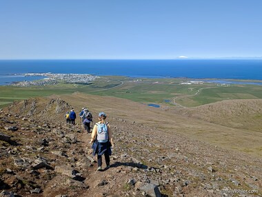 We descend, with views to Akranes and Sn&aelig;fellsj&ouml;kull