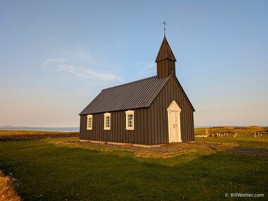 The black church above the H&oacute;tel B&uacute;&eth;ir