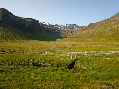 A typical glacial-cut valley along the road on the north side of the Sn&aelig;fellsnes Peninsula