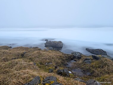 The fog hides the size of Lake Nykurtj&ouml;rn
