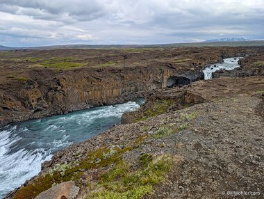 Our first view of the Skj&aacute;lfandaflj&oacute;t River that comes all the way from the Vatnaj&ouml;kull