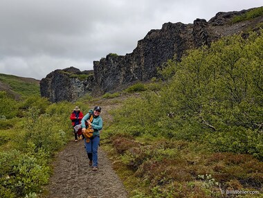L&iacute;sa is happy that I noticed that she had dropped one of her layers that she was shedding as the rain withdrew