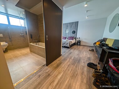 Our modern quarters in the Fosshotel H&uacute;sav&iacute;k