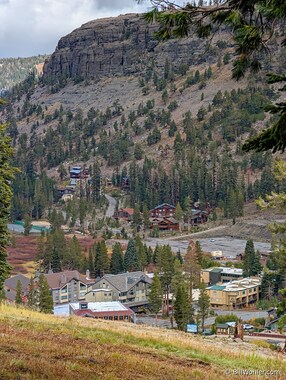 From the trail, we could see Vera's condo in the foreground just behind the Cornice Grill (red and white roof) with the Red Cliffs in the distance