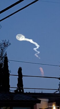 A SpaceX Falcon 9 launch from Vandenberg carrying Starlink satellites (https://inmenlo.com/2025/02/11/spotted-spacex-launch-in-the-sky-above-menlo-park/)
