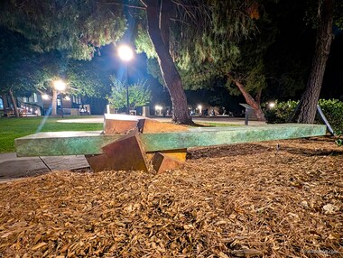 Horizon II, 2006. Bruce Beasley. Bronze.
