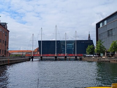 The Circle Bridge (Cirkelbroen) and the Black Diamond (library, Den Sorte Diamant), behind it.