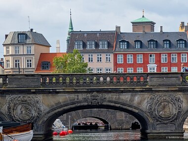 The Marmorbroen was completed in 1745 as the grand, rococo-style entrance to the original Christiansborg Palace.