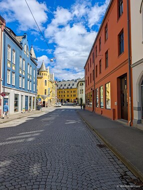 The street leading up to the Hotel Brosundet