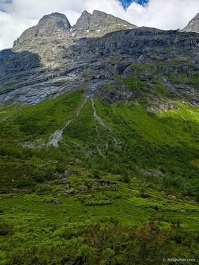 The Uras&aelig;tra are so named because of the scree slopes above it.