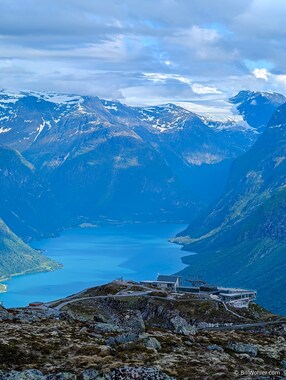The Kjenndalsbreen is a branch of the Jostedalsbreen; the Loen Skylift, Hoven Restaurant, and Lovatnet are in the foreground.